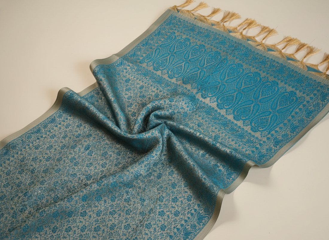 Handwoven green Banarasi weave silk stole for men - ethnic wear for puja India
